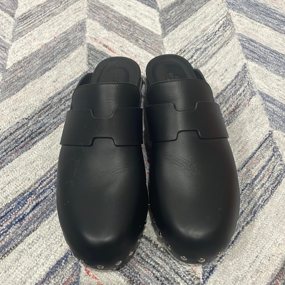 Hermes Calya mule